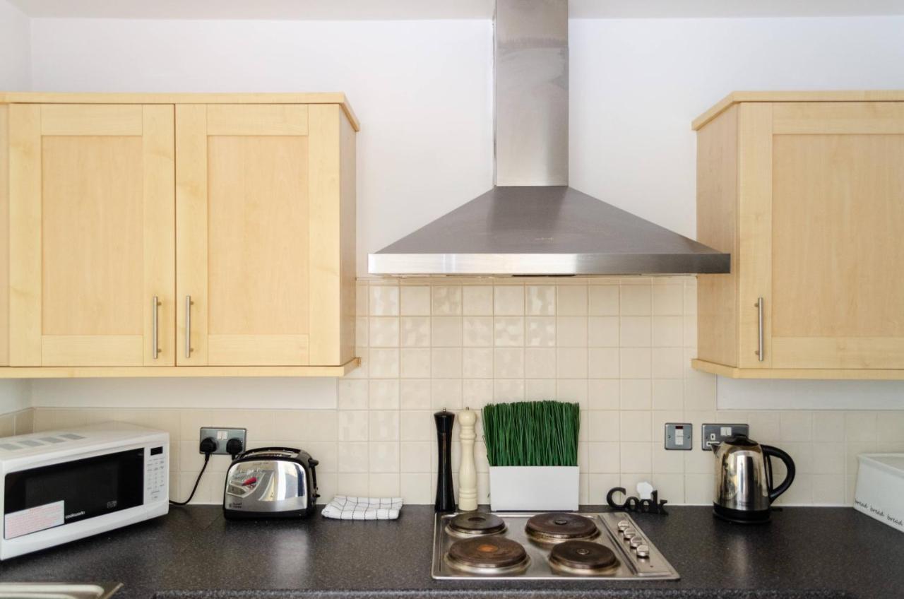 Serviced Apartment In Liverpool City Centre - Free Parking - Balcony - By Happy Days Екстер'єр фото