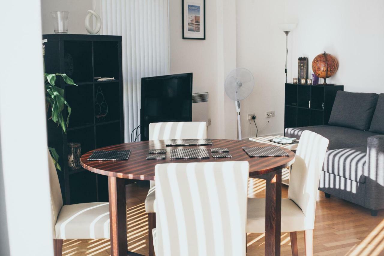 Serviced Apartment In Liverpool City Centre - Free Parking - Balcony - By Happy Days Екстер'єр фото