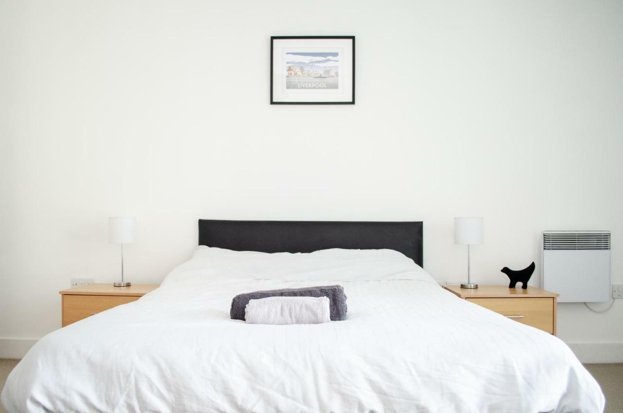 Serviced Apartment In Liverpool City Centre - Free Parking - Balcony - By Happy Days Екстер'єр фото